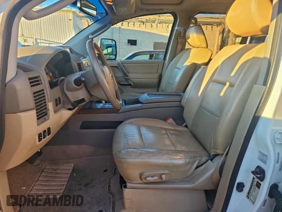 ✅ 2011 Nissan Titan SL • VIN: 1N6AA0EC1BN305465 • Lot: 97016175. Listed on Copart with 237,523 mi. Free auction sales archive from the USA and detailed vehicle history report at DreamBid. Image 7.