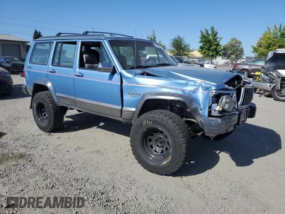 ✅ 1992 Jeep Cherokee • VIN: 1J4FJ58S4NL219909 • Lot: 66944065. Listed on Copart with 127,032 mi. Free auction sales archive from the USA and detailed vehicle history report at DreamBid. Image 4.