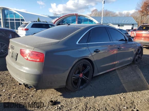 ✅ 2013 Audi S8 • VIN: WAUD2AFD6DN019900 • Lot: 79834204. Wystawiony na Copart z przebiegiem 97 396 mil. Bezpłatny archiwum sprzedaży aukcyjnych z USA i szczegółowy raport historii pojazdu na DreamBid. Zdjęcie 3.