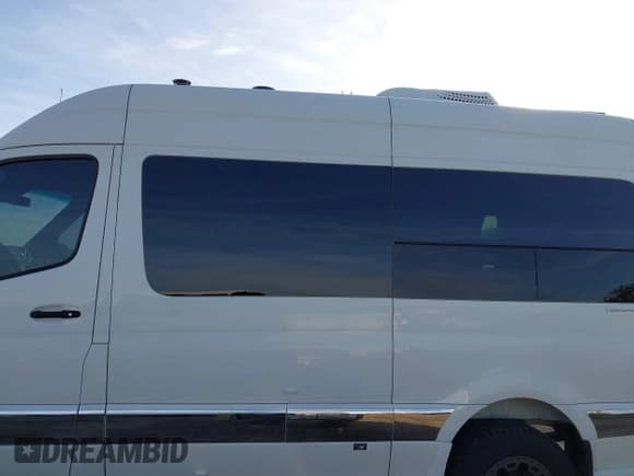 ✅ 2021 Mercedes-Benz Sprinter • VIN: W1X4EBVY8MT074364 • Lot: 40897895. Listed on IAAI with 3,968 mi. Free auction sales archive from the USA and detailed vehicle history report at DreamBid. Image 14.