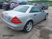 ✅ 1999 Mercedes-Benz SLK 230/320 • VIN: WDBKK47F0XF100495 • Lot: 42330438. Listed on IAAI with 114,479 mi. Free auction sales archive from the USA and detailed vehicle history report at DreamBid. Image 4.