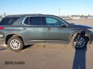 ✅ 2019 Chevrolet Traverse LT • VIN: 1GNEVHKW5KJ219001 • Lot: 43404036. Wystawiony na IAAI z przebiegiem 77 211 mil. Bezpłatny archiwum sprzedaży aukcyjnych z USA i szczegółowy raport historii pojazdu na DreamBid. Zdjęcie 14.
