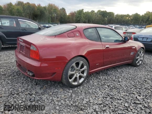 ✅ 2005 Maserati Coupe • VIN: ZAMBC38A550016065 • Lot: 85158965. Wystawiony na Copart z przebiegiem 61 658 mil. Bezpłatny archiwum sprzedaży aukcyjnych z USA i szczegółowy raport historii pojazdu na DreamBid. Zdjęcie 3.
