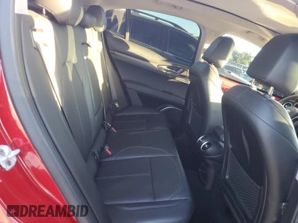 ✅ 2019 Alfa Romeo Stelvio Ti Sport • VIN: ZASPAKBN0K7C39954 • Lot: 90711835. Wystawiony na Copart z przebiegiem 46 576 mil. Bezpłatny archiwum sprzedaży aukcyjnych z USA i szczegółowy raport historii pojazdu na DreamBid. Zdjęcie 10.