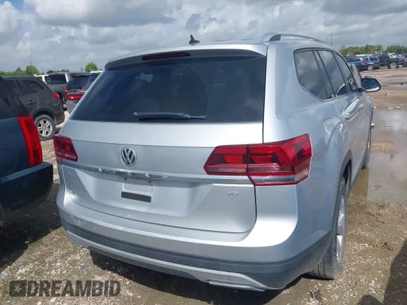✅ 2018 Volkswagen Atlas SE • VIN: 1V2DR2CA9JC509168 • Lot: 42797833. Listed on IAAI with 197,464 mi. Free auction sales archive from the USA and detailed vehicle history report at DreamBid. Image 4.