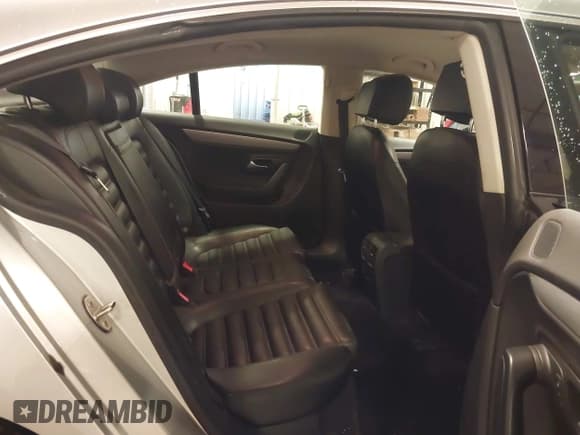 ✅ 2013 Volkswagen CC R-Line • VIN: WVWBN7AN1DE541631 • Lot: 43662152. Listed on IAAI with 127,075 mi. Free auction sales archive from the USA and detailed vehicle history report at DreamBid. Image 8.