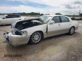 ✅ 2007 Lincoln Town Car Signature Limited • VIN: 1LNHM82WX7Y633295 • Лот: 71512735. Опубликован ранее на Copart с пробегом 75 324 миль. Бесплатный доступ к архиву аукционных продаж из США и подробный отчёт об истории автомобиля на DreamBid. Изображение 1.