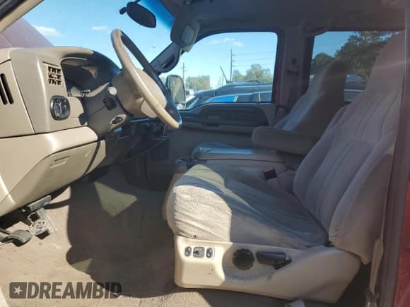 ✅ 2001 Ford Excursion XLT • VIN: 1FMNU41S91EB00633 • Lot: 82747134. Listed on Copart with 334,564 mi. Free auction sales archive from the USA and detailed vehicle history report at DreamBid. Image 7.