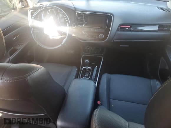 ✅ 2017 Mitsubishi Outlander SE • VIN: JA4AD3A34HZ062652 • Лот: 90798825. Опубликован ранее на Copart с пробегом Не указан. Бесплатный доступ к архиву аукционных продаж из США и подробный отчёт об истории автомобиля на DreamBid. Изображение 8.