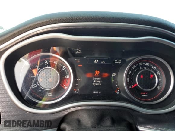 ✅ 2015 Dodge Challenger SRT 392 • VIN: 2C3CDZDJ6FH709761 • Lot: 64776334. Wystawiony na Copart z przebiegiem 82 639 mil. Bezpłatny archiwum sprzedaży aukcyjnych z USA i szczegółowy raport historii pojazdu na DreamBid. Zdjęcie 9.