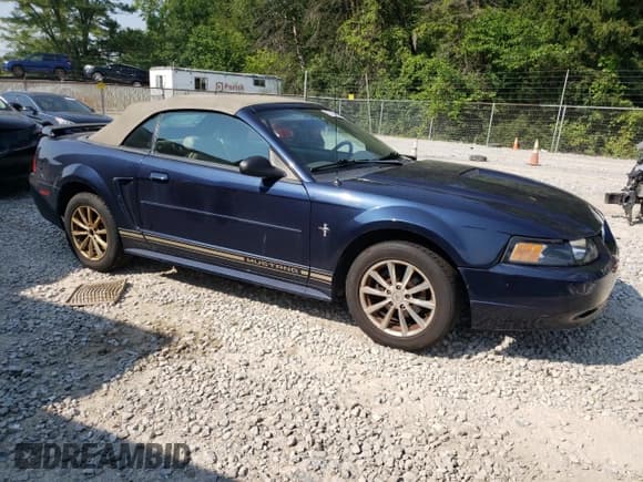 ✅ 2001 Ford Mustang Deluxe • VIN: 1FAFP44411F177879 • Lot: 67765685. Listed on Copart with 116,283 mi. Free auction sales archive from the USA and detailed vehicle history report at DreamBid. Image 4.