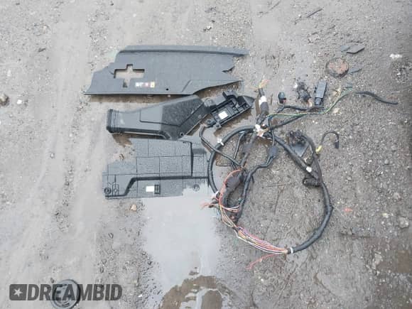 2024 Hyundai Santa Fe Calligraphy с VIN 5NMP5DG19RH009430, выставлен на аукционе IAAI как лот 41195514 с пробегом 9 099 миль миль и . История ставок и продаж доступна на DreamBid. Изображение 12.