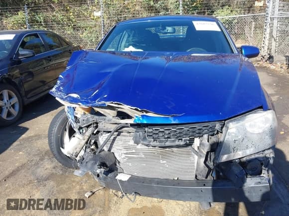 ✅ 2013 Dodge Avenger SXT • VIN: 1C3CDZCG4DN742509 • Lot: 43685196. Listed on IAAI with 106,103 mi. Free auction sales archive from the USA and detailed vehicle history report at DreamBid. Image 6.