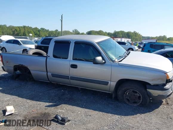 2004 Chevrolet Silverado 1500 z VIN 2GCEK19T441300993, wystawiony jako IAAI lot #43251806 z przebiegiem 143 240 mil mil oraz . Historia ofert i sprzedaży dostępna na DreamBid. Obrazek 12.