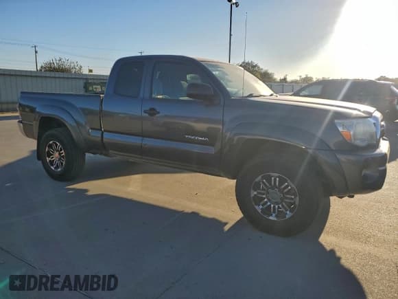 ✅ 2011 Toyota Tacoma PreRunner • VIN: 5TFTU4GN1BX011075 • Lot: 91820225. Wystawiony na Copart z przebiegiem 244 450 mil. Bezpłatny archiwum sprzedaży aukcyjnych z USA i szczegółowy raport historii pojazdu na DreamBid. Zdjęcie 4.