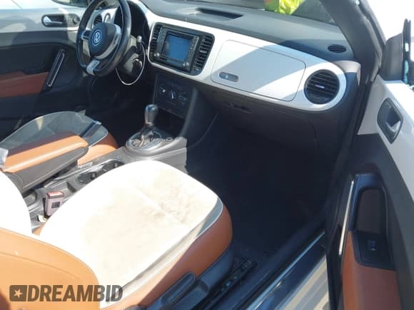 ✅ 2017 Volkswagen Beetle S • VIN: 3VW517AT5HM822139 • Лот: 42778864. Опубликован ранее на IAAI с пробегом 62 923 миль. Бесплатный доступ к архиву аукционных продаж из США и подробный отчёт об истории автомобиля на DreamBid. Изображение 5.