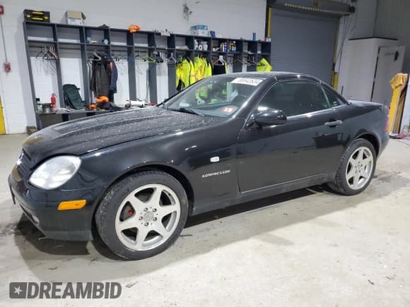 ✅ 2000 Mercedes-Benz SLK 230 Kompressor • VIN: WDBKK47F4YF165805 • Lot: 86942634. Listed on Copart with 86,624 mi. Free auction sales archive from the USA and detailed vehicle history report at DreamBid. Image 1.