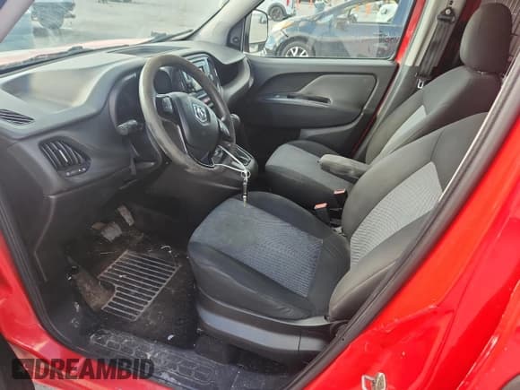 ✅ 2018 Ram ProMaster City Cargo Tradesman • VIN: ZFBERFAB2J6H45304 • Lot: 93643355. Wystawiony na Copart z przebiegiem 77 505 mil. Bezpłatny archiwum sprzedaży aukcyjnych z USA i szczegółowy raport historii pojazdu na DreamBid. Zdjęcie 7.