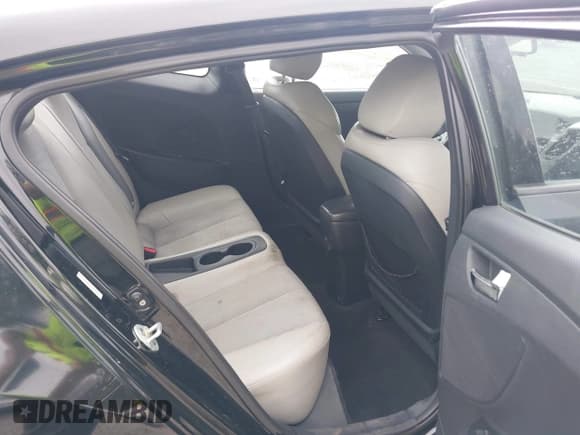 ✅ 2012 Hyundai Veloster w/Gray Int • VIN: KMHTC6AD4CU062034 • Lot: 42371790. Wystawiony na IAAI z przebiegiem 116 861 mil. Bezpłatny archiwum sprzedaży aukcyjnych z USA i szczegółowy raport historii pojazdu na DreamBid. Zdjęcie 8.