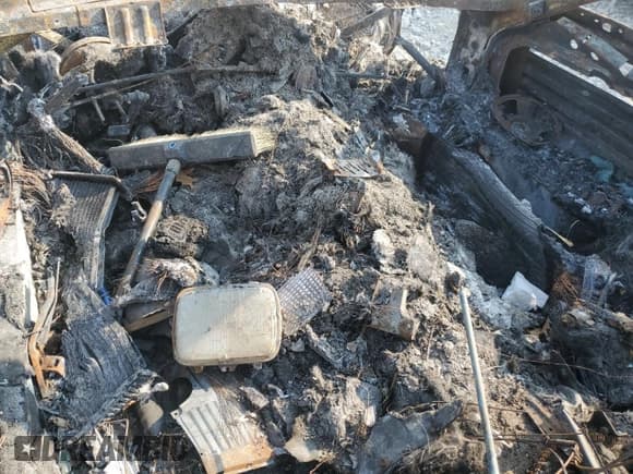 ✅ 1984 Chevrolet Corvette • VIN: 1G1AY0783E5112206 • Лот: 60454605. Опубликован ранее на Copart с пробегом Не указан. Бесплатный доступ к архиву аукционных продаж из США и подробный отчёт об истории автомобиля на DreamBid. Изображение 8.