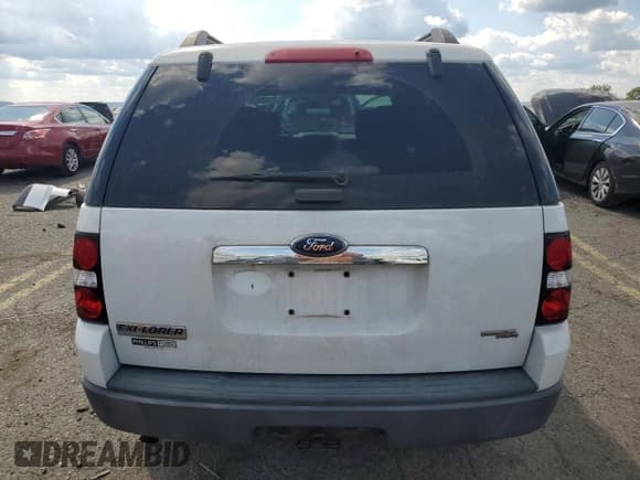 ✅ 2006 Ford Explorer XLS • VIN: 1FMEU72E66UB03853 • Lot: 71320315. Wystawiony na Copart z przebiegiem 171 486 mil. Bezpłatny archiwum sprzedaży aukcyjnych z USA i szczegółowy raport historii pojazdu na DreamBid. Zdjęcie 6.
