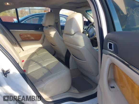 ✅ 2010 Lincoln MKS • VIN: 1LNHL9DR2AG604189 • Lot: 43708909. Listed on IAAI with 109,866 mi. Free auction sales archive from the USA and detailed vehicle history report at DreamBid. Image 8.