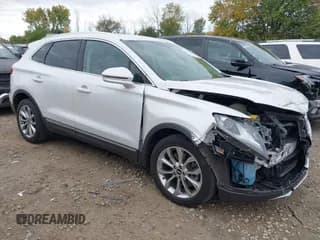 ✅ 2017 Lincoln MKC Select • VIN: 5LMTJ2DHXHUL54899 • Lot: 43449076. Wystawiony na IAAI z przebiegiem 98 485 mil. Bezpłatny archiwum sprzedaży aukcyjnych z USA i szczegółowy raport historii pojazdu na DreamBid. Zdjęcie 1.