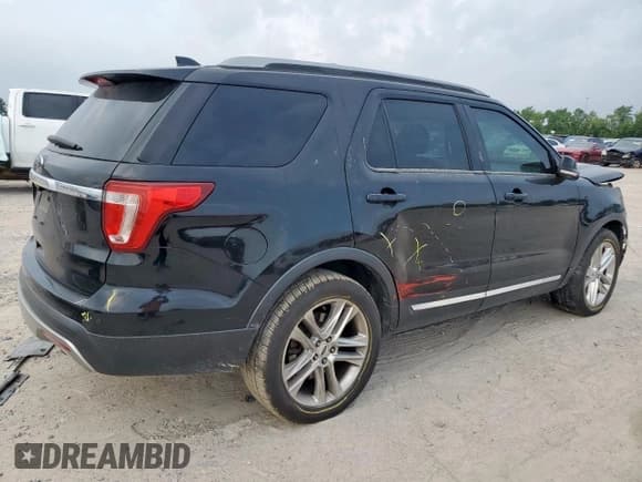 ✅ 2017 Ford Explorer XLT • VIN: 1FM5K7D82HGB62364 • Lot: 55799255. Wystawiony na Copart z przebiegiem 117 658 mil. Bezpłatny archiwum sprzedaży aukcyjnych z USA i szczegółowy raport historii pojazdu na DreamBid. Zdjęcie 3.