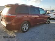 ✅ 2017 Toyota Sienna LE • VIN: 5TDKZ3DC1HS865637 • Лот: 90892455. Опубликован ранее на Copart с пробегом 85 546 миль. Бесплатный доступ к архиву аукционных продаж из США и подробный отчёт об истории автомобиля на DreamBid. Изображение 3.