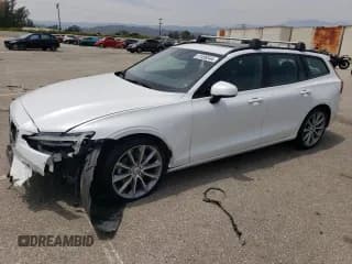 ✅ 2020 Volvo V60 Momentum • VIN: YV1102EK3L2359730 • Lot: 57458344. Wystawiony na Copart z przebiegiem 20 251 mil. Bezpłatny archiwum sprzedaży aukcyjnych z USA i szczegółowy raport historii pojazdu na DreamBid. Zdjęcie 1.