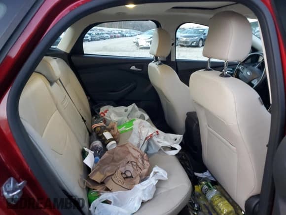 ✅ 2015 Ford Focus Titanium • VIN: 1FADP3N23FL213028 • Lot: 93052655. Wystawiony na Copart z przebiegiem 112 741 mil. Bezpłatny archiwum sprzedaży aukcyjnych z USA i szczegółowy raport historii pojazdu na DreamBid. Zdjęcie 10.