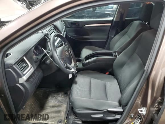 ✅ 2017 Toyota Highlander Hybrid LE • VIN: 5TDBGRFHXHS034879 • Лот: 50402225. Опубликован ранее на Copart с пробегом 88 447 миль. Бесплатный доступ к архиву аукционных продаж из США и подробный отчёт об истории автомобиля на DreamBid. Изображение 7.