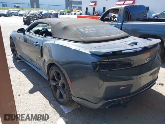 2017 Chevrolet Camaro 2SS z VIN 1G1FH3D76H0122250, wystawiony jako IAAI lot #43434570 z przebiegiem 70 150 mil mil oraz . Historia ofert i sprzedaży dostępna na DreamBid. Obrazek 3.