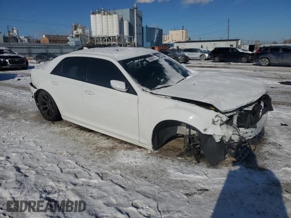 ✅ 2017 Chrysler 300 S Alloy Edition • VIN: 2C3CCABT2HH593566 • Лот: 88085215. Опубликован ранее на Copart с пробегом 50 297 миль. Бесплатный доступ к архиву аукционных продаж из США и подробный отчёт об истории автомобиля на DreamBid. Изображение 4.