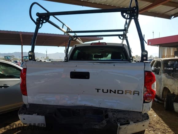 ✅ 2020 Toyota Tundra Limited • VIN: 5TFHY5F11LX884616 • Lot: 41249597. Listed on IAAI with 85,843 mi. Free auction sales archive from the USA and detailed vehicle history report at DreamBid. Image 16.