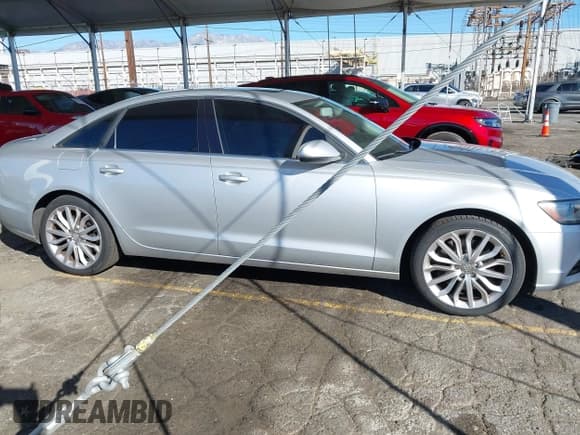 ✅ 2014 Audi A6 Premium Plus • VIN: WAUGFAFC5EN036309 • Lot: 43470364. Wystawiony na IAAI z przebiegiem 188 865 mil. Bezpłatny archiwum sprzedaży aukcyjnych z USA i szczegółowy raport historii pojazdu na DreamBid. Zdjęcie 13.