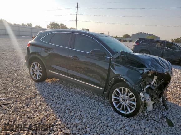 ✅ 2016 Lincoln MKC Reserve • VIN: 5LMCJ3C91GUJ28412 • Lot: 72082795. Wystawiony na Copart z przebiegiem 112 448 mil. Bezpłatny archiwum sprzedaży aukcyjnych z USA i szczegółowy raport historii pojazdu na DreamBid. Zdjęcie 4.