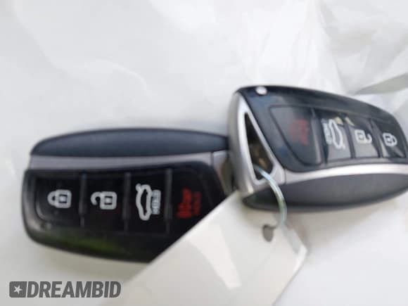 ✅ 2015 Hyundai Genesis 3.8L • VIN: KMHGN4JE4FU017852 • Lot: 41227267. Wystawiony na IAAI z przebiegiem 99 296 mil. Bezpłatny archiwum sprzedaży aukcyjnych z USA i szczegółowy raport historii pojazdu na DreamBid. Zdjęcie 11.