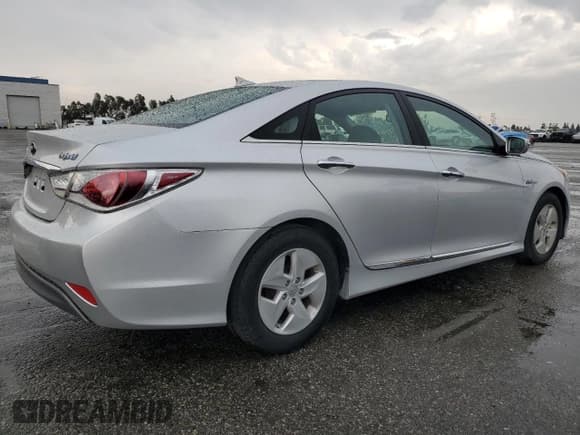 ✅ 2012 Hyundai Sonata Hybrid • VIN: KMHEC4A40CA030499 • Lot: 59590825. Listed on Copart with 125,184 mi. Free auction sales archive from the USA and detailed vehicle history report at DreamBid. Image 3.