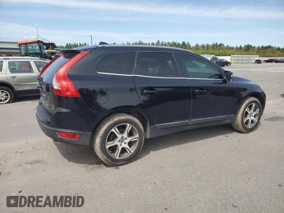 ✅ 2013 Volvo XC60 T6 • VIN: YV4902DZ4D2443190 • Lot: 56531925. Listed on Copart with 140,184 mi. Free auction sales archive from the USA and detailed vehicle history report at DreamBid. Image 3.