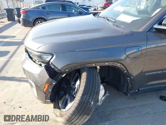 ✅ 2022 Jeep Grand Cherokee • VIN: 1C4RJYB63N8760372 • Lot: 41521696. Listed on IAAI with 32,416 mi. Free auction sales archive from the USA and detailed vehicle history report at DreamBid. Image 6.