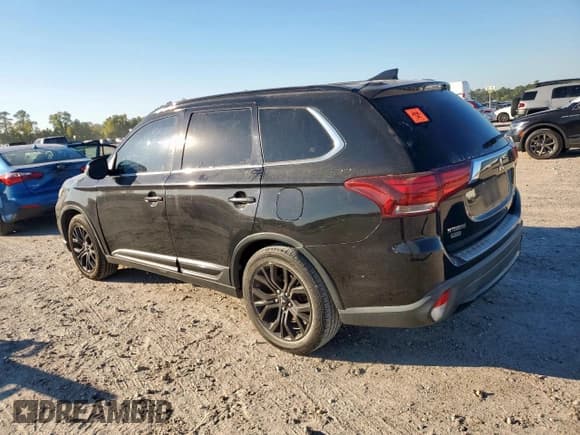 ✅ 2018 Mitsubishi Outlander SE • VIN: JA4AD3A34JZ047168 • Lot: 90980635. Listed on Copart with 130,829 mi. Free auction sales archive from the USA and detailed vehicle history report at DreamBid. Image 2.