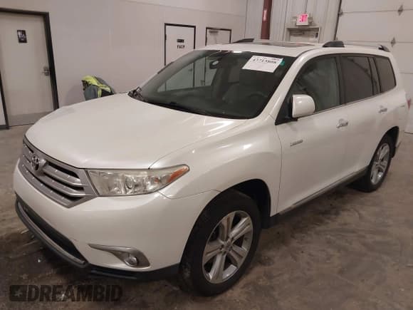 ✅ 2012 Toyota Highlander Limited • VIN: 5TDDK3EH1CS157064 • Lot: 43713808. Listed on IAAI with 166,092 mi. Free auction sales archive from the USA and detailed vehicle history report at DreamBid. Image 2.
