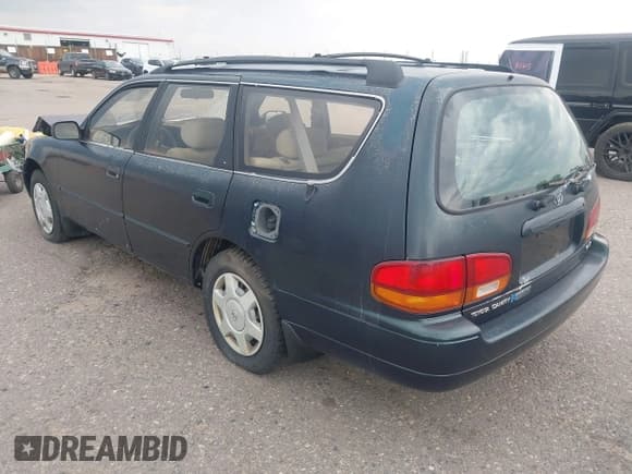 ✅ 1994 Toyota Camry LE • VIN: 4T1GK12W1RU020520 • Lot: 42767455. Wystawiony na IAAI z przebiegiem 276 166 mil. Bezpłatny archiwum sprzedaży aukcyjnych z USA i szczegółowy raport historii pojazdu na DreamBid. Zdjęcie 3.
