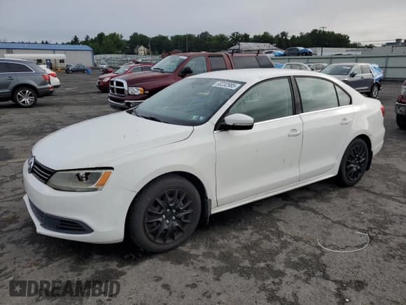 ✅ 2013 Volkswagen Jetta SE • VIN: 3VWDX7AJ6DM303863 • Lot: 63232985. Listed on Copart with 117,028 mi. Free auction sales archive from the USA and detailed vehicle history report at DreamBid. Image 1.