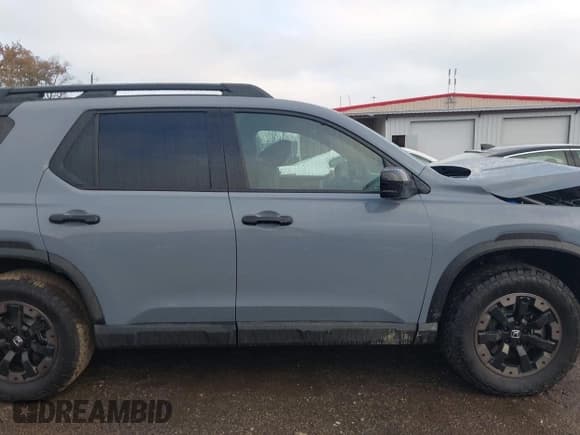 ✅ 2026 Honda Passport TrailSport Elite • VIN: 5FNYF9H86TB021831 • Lot: 43724997. Wystawiony na IAAI z przebiegiem 2 178 mil. Bezpłatny archiwum sprzedaży aukcyjnych z USA i szczegółowy raport historii pojazdu na DreamBid. Zdjęcie 14.