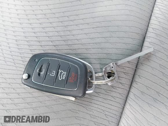 ✅ 2015 Hyundai Santa Fe • VIN: 5XYZUDLB5FG273437 • Лот: 42580624. Опубликован ранее на IAAI с пробегом 92 061 миль. Бесплатный доступ к архиву аукционных продаж из США и подробный отчёт об истории автомобиля на DreamBid. Изображение 11.