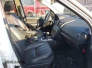 ✅ 2013 Land Rover LR2 • VIN: SALFR2BG1DH374767 • Lot: 43738894. Wystawiony na IAAI z przebiegiem 187 256 mil. Bezpłatny archiwum sprzedaży aukcyjnych z USA i szczegółowy raport historii pojazdu na DreamBid. Zdjęcie 5.