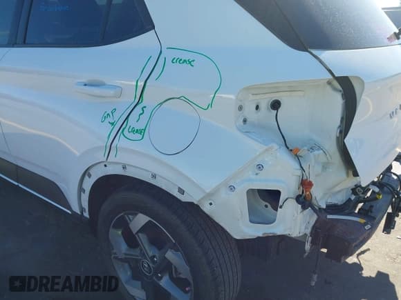 ✅ 2023 Hyundai Venue SEL • VIN: KMHRC8A36PU225589 • Lot: 41836274. Wystawiony na IAAI z przebiegiem 31 701 mil. Bezpłatny archiwum sprzedaży aukcyjnych z USA i szczegółowy raport historii pojazdu na DreamBid. Zdjęcie 18.