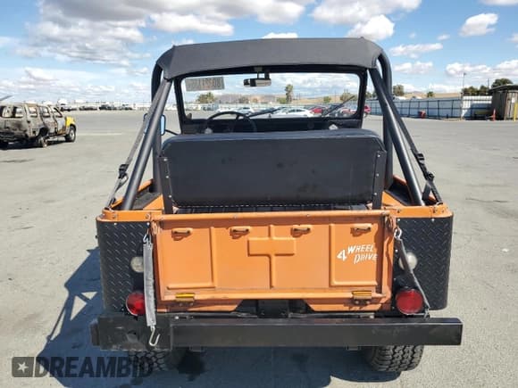 ✅ 1969 Jeep CJ • VIN: 8305017350509 • Lot: 80021135. Wystawiony na Copart z przebiegiem 149 549 mil. Bezpłatny archiwum sprzedaży aukcyjnych z USA i szczegółowy raport historii pojazdu na DreamBid. Zdjęcie 6.